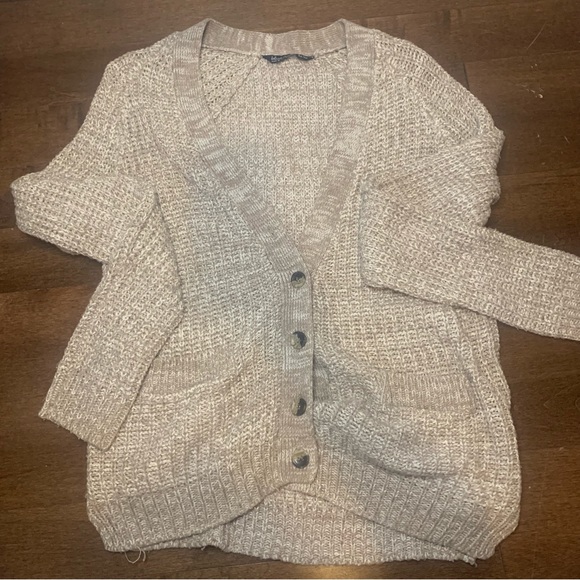 LIGHT BEIGE KNITT LONG SLEEVE SWEATER FALL SIZE MEDIUM VNECK BUTTON UP CARDIGAN - Picture 1 of 9